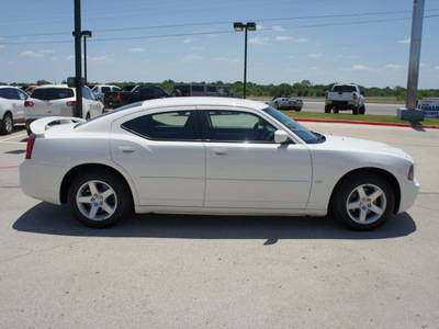 dodge charger 2010 white sedan sxt gasoline 6 cylinders rear wheel drive automatic 76087