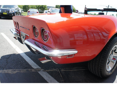 chevrolet corvette 1968 ralley red 327 350hp stingray v8 4 speed manual 07724