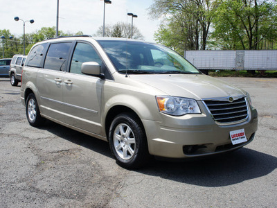 chrysler town country 2009 lt  brown van touring gasoline 6 cylinders front wheel drive automatic 08812