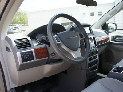 chrysler town country 2009 lt  brown van touring gasoline 6 cylinders front wheel drive automatic 08812