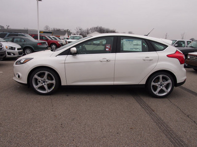 ford focus 2012 white hatchback titanium flex fuel 4 cylinders front wheel drive not specified 46168