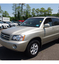 toyota highlander 2002 gold suv gasoline 6 cylinders all whee drive automatic with overdrive 07702