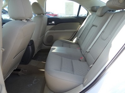 ford fusion 2012 white sedan se gasoline 4 cylinders front wheel drive 6 speed automatic 77388