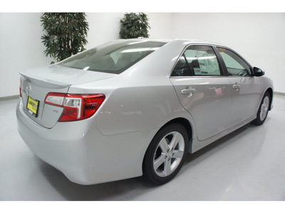 toyota camry 2012 silver sedan se gasoline 4 cylinders front wheel drive automatic 91731