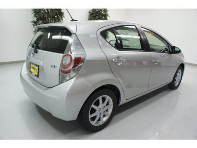 toyota prius c 2012 silver hatchback four hybrid 4 cylinders front wheel drive automatic 91731
