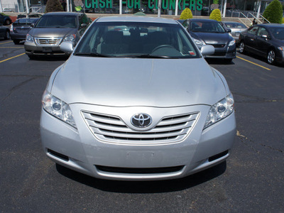 toyota camry 2009 silver sedan gasoline 6 cylinders front wheel drive automatic 19153