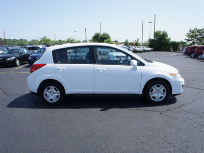 nissan versa 2010 white hatchback gasoline 4 cylinders front wheel drive automatic 19153