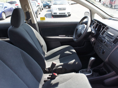 nissan versa 2010 white hatchback gasoline 4 cylinders front wheel drive automatic 19153