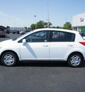 nissan versa 2010 white hatchback gasoline 4 cylinders front wheel drive automatic 19153