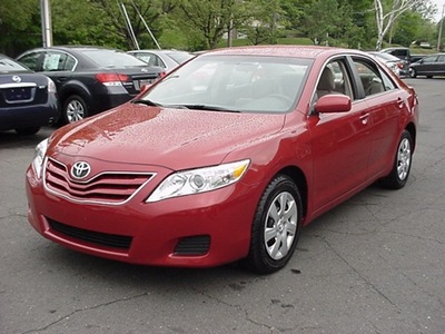 toyota camry 2010 red sedan le gasoline 4 cylinders front wheel drive automatic 06019