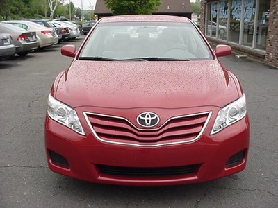 toyota camry 2010 red sedan le gasoline 4 cylinders front wheel drive automatic 06019