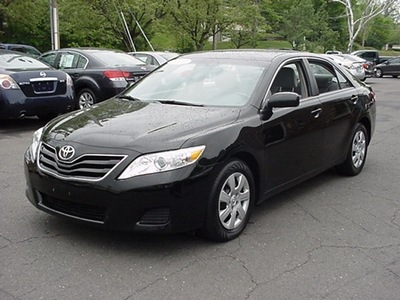 toyota camry 2010 black sedan le gasoline 4 cylinders front wheel drive automatic 06019