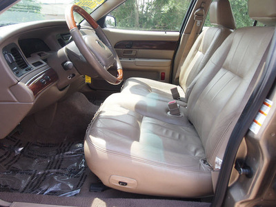 mercury grand marquis 2003 beige sedan ls limited leather gasoline 8 cylinders sohc rear wheel drive automatic 80012