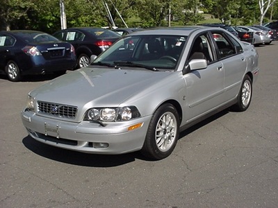 volvo s40 2004 silver sedan gasoline 4 cylinders front wheel drive automatic 06019