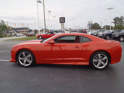 chevrolet camaro 2010 orange coupe ss gasoline 8 cylinders rear wheel drive automatic 28557