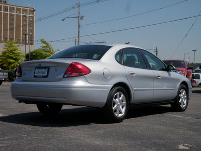 ford taurus 2006 silver sedan sel gasoline 6 cylinders front wheel drive automatic with overdrive 61832