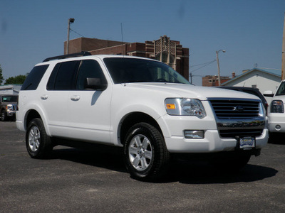 ford explorer 2010 vibrant white suv xlt gasoline 6 cylinders 2 wheel drive 5 spd automatic 61832