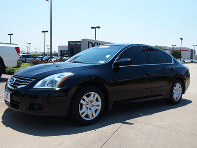 nissan altima 2010 black sedan 2 5 s gasoline 4 cylinders front wheel drive automatic 76018