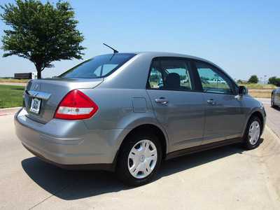 nissan versa 2011 dk  gray sedan gasoline 4 cylinders front wheel drive automatic with overdrive 76018