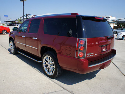 gmc yukon xl 2011 red suv denali flex fuel 8 cylinders all whee drive automatic 76087