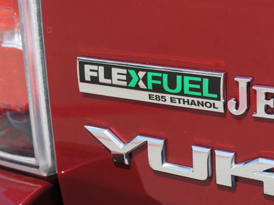 gmc yukon xl 2011 red suv denali flex fuel 8 cylinders all whee drive automatic 76087