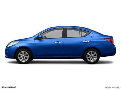 nissan versa 2012 blue sedan gasoline 4 cylinders front wheel drive not specified 98371