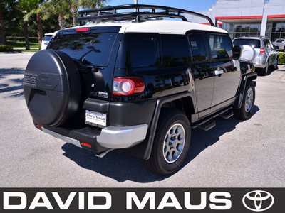 toyota fj cruiser 2012 black suv gasoline 6 cylinders 2 wheel drive automatic 32771