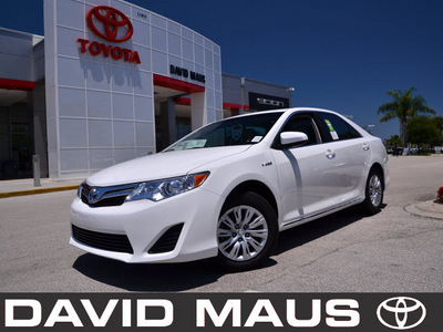 toyota camry 2012 white sedan hybrid hybrid 4 cylinders front wheel drive automatic 32771