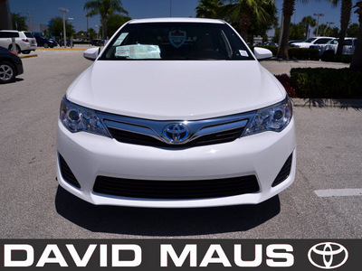 toyota camry 2012 white sedan hybrid hybrid 4 cylinders front wheel drive automatic 32771