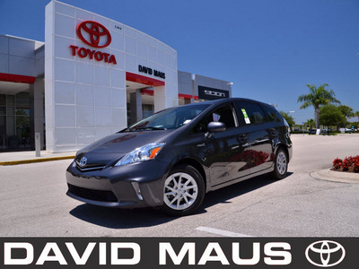 toyota prius 2012 gray wagon v hybrid 4 cylinders front wheel drive automatic 32771