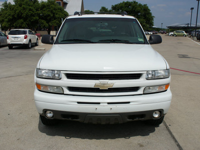 chevrolet tahoe 2005 white suv z71 gasoline 8 cylinders 4 wheel drive automatic 76087