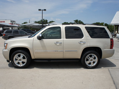 chevrolet tahoe 2009 gold suv ltz 8 cylinders 4 wheel drive automatic 76087