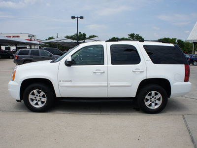 gmc yukon 2007 white suv slt gasoline 8 cylinders rear wheel drive automatic 76087