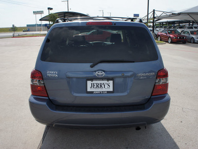 toyota highlander 2005 blue suv gasoline 4 cylinders front wheel drive automatic with overdrive 76087