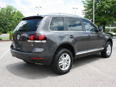 volkswagen touareg 2 2009 gray suv vr6 fsi gasoline 6 cylinders all whee drive automatic 27616