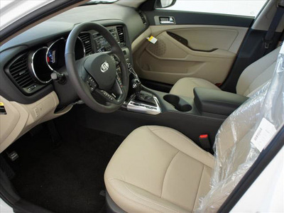 kia optima 2012 white sedan gasoline 4 cylinders front wheel drive not specified 44060
