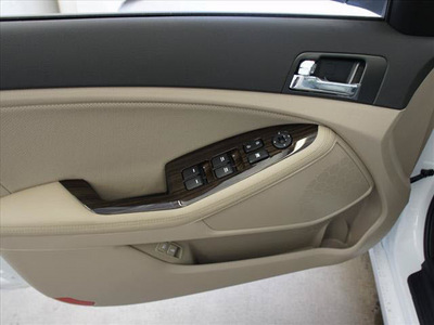 kia optima 2012 white sedan gasoline 4 cylinders front wheel drive not specified 44060