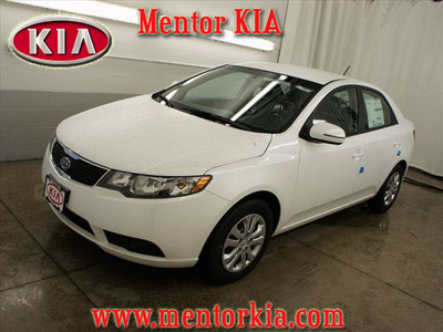 kia forte 2012 white sedan gasoline 4 cylinders front wheel drive not specified 44060