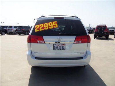 toyota sienna 2005 white van gasoline 6 cylinders front wheel drive 5 speed automatic 90241