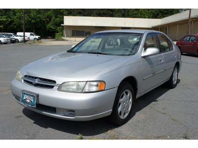 nissan altima 1999 silver sedan gxe gasoline 4 cylinders front wheel drive automatic 28217