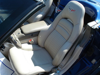 chevrolet corvette 2004 blue convertable gasoline v8 rear wheel drive manual 17972