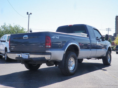 ford f 250 super duty 2004 blue xlt diesel 8 cylinders 4 wheel drive 4 speed with overdrive 61832