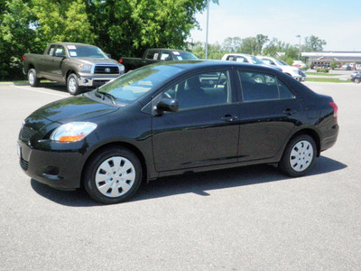 toyota yaris 2010 black sedan gasoline 4 cylinders front wheel drive automatic 56001