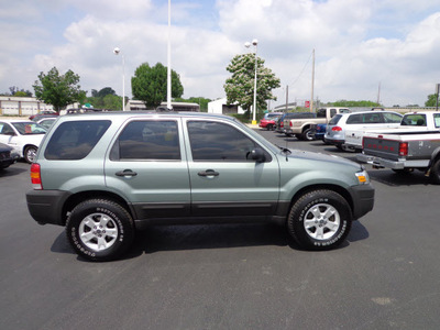 ford escape 2006 suv gasoline 6 cylinders all whee drive 4 speed automatic 45342