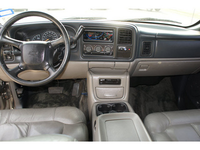 chevrolet suburban 2002 beige suv 1500 lt flex fuel 8 cylinders rear wheel drive automatic 77037