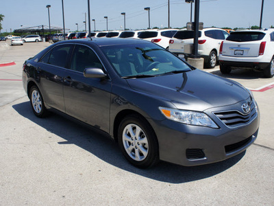 toyota camry 2011 gray sedan le gasoline 4 cylinders front wheel drive automatic 76087