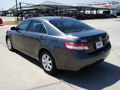 toyota camry 2011 gray sedan le gasoline 4 cylinders front wheel drive automatic 76087