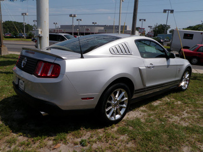 ford mustang 2010 gray coupe v6 premium gasoline 6 cylinders rear wheel drive automatic 32401