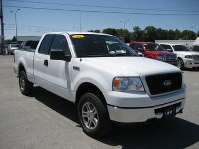 ford f 150 2006 white xlt gasoline 8 cylinders 4 wheel drive automatic with overdrive 62863