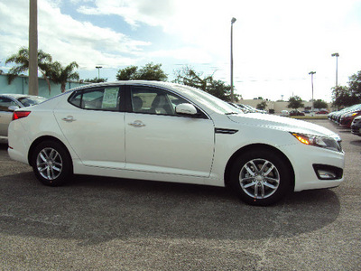 kia optima 2012 snow white sedan lx gasoline 4 cylinders front wheel drive automatic 32901